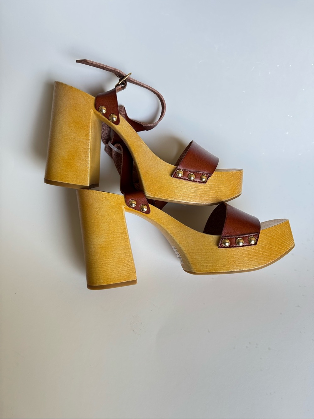 MIA Brown Leather Platform Sandals with Gold Studs super light - Picture 2 of 3
